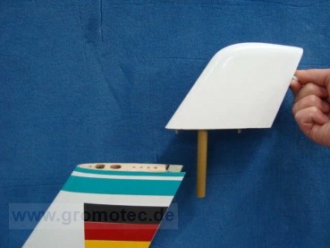 Preview: Umbausatz für abnehmbares Seitenruder YAK 112