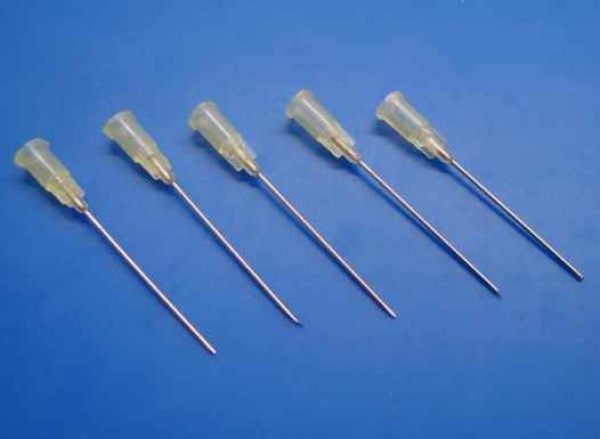 Dosierkanüle für dünnflüssigen Sekundenkleber