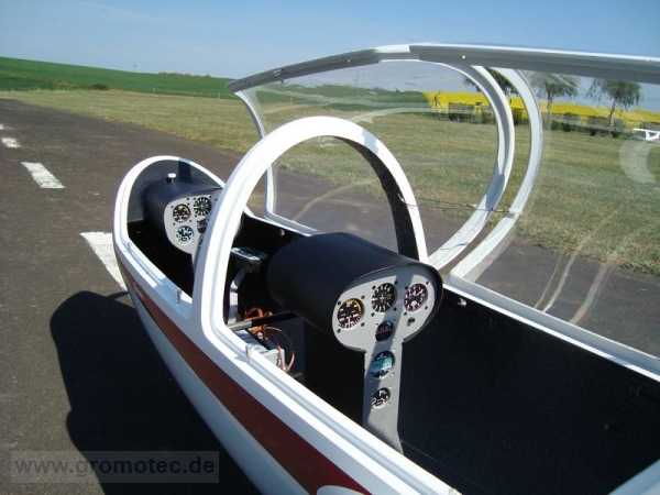 Twin III Acro, Maßstab 1:2,5, Bausatz